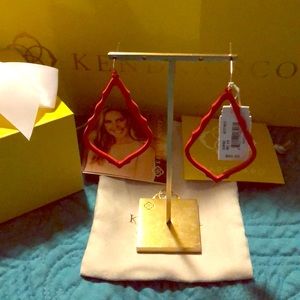 NWT Kendra Scott Red Matte Sophee Earrings